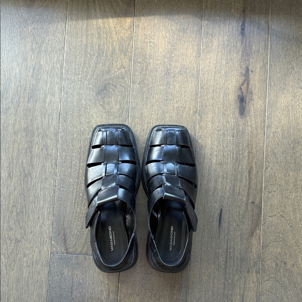 Vagabond Black Eyra Fisherman Sandals